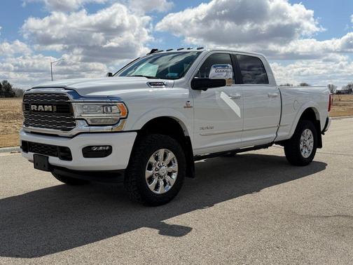 Bright White Clearcoat 2024 RAM 2500 Limited Crew Cab 4x4 6'4' Box