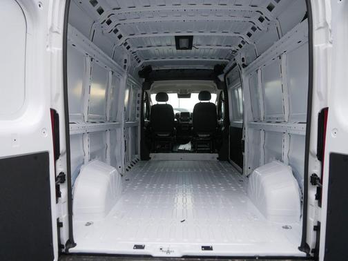 Bright White Clearcoat 2026 RAM ProMaster 2500 Tradesman