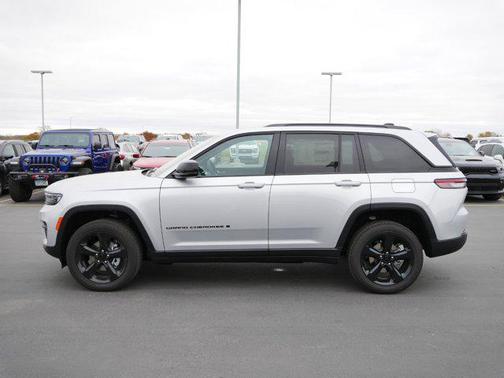 2025 Jeep Grand Cherokee Altitude