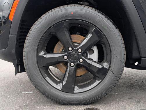 Diamond Black Crystal Pearlcoat 2026 Jeep Grand Cherokee Limited