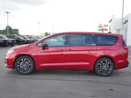 2026 Chrysler Pacifica L