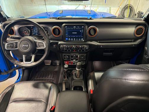 Hydro Blue Pearlcoat 2021 Jeep Gladiator Mojave 4x4