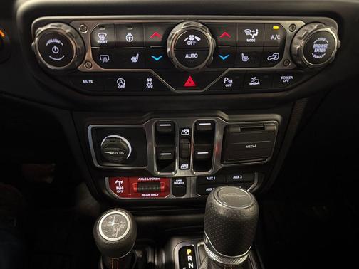 Hydro Blue Pearlcoat 2021 Jeep Gladiator Mojave 4x4