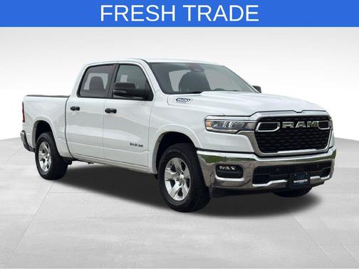 Bright White Clearcoat 2025 RAM 1500 Big Horn/Lone Star