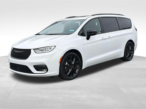Bright White Clearcoat 2025 Chrysler Pacifica Limited