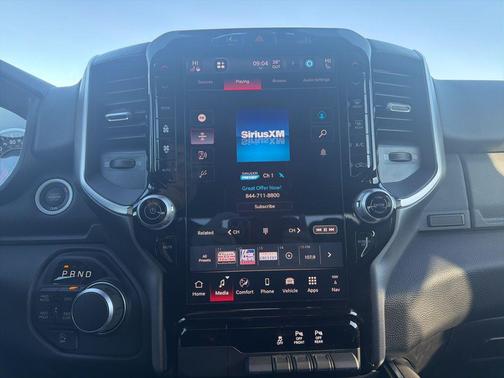 Diamond Black Crystal Pearlcoat 2025 RAM 1500 Big Horn/Lone Star