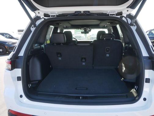 Bright White Clearcoat 2025 Jeep Grand Cherokee Limited