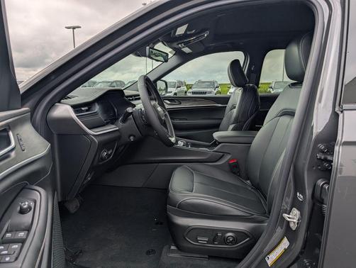 Baltic Gray Metallic Clearcoat 2026 Jeep Grand Cherokee Limited