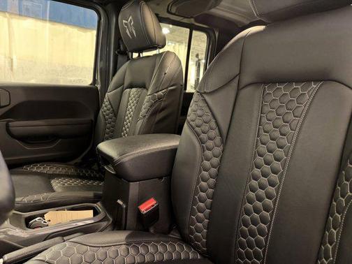 2022 Jeep Gladiator Sport S