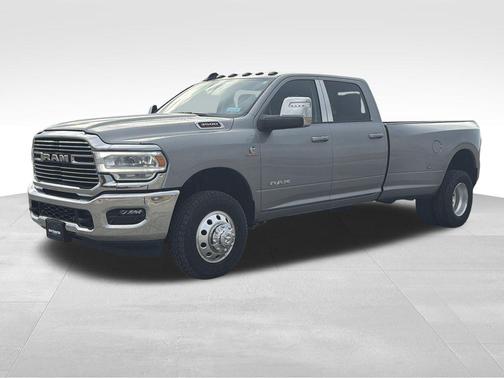 Billet Silver Metallic Clearcoat 2023 RAM 3500 Laramie Crew Cab 4x4 8' Box