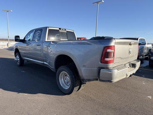 2023 RAM 3500 Laramie Crew Cab 4x4 8' Box