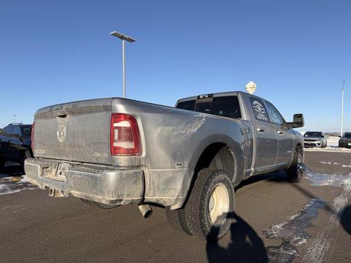 2023 RAM 3500 Laramie Crew Cab 4x4 8' Box