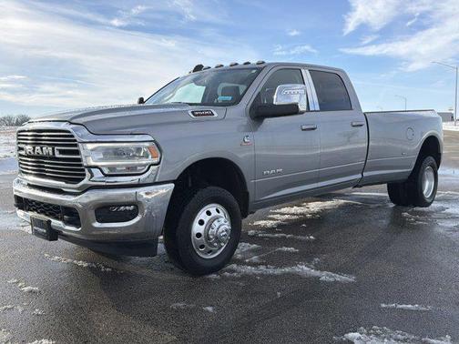 2023 RAM 3500 Laramie Crew Cab 4x4 8' Box