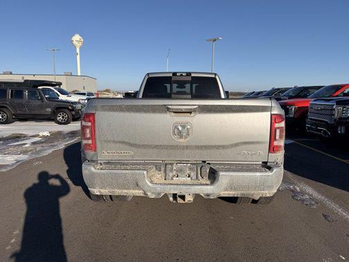 2023 RAM 3500 Laramie Crew Cab 4x4 8' Box