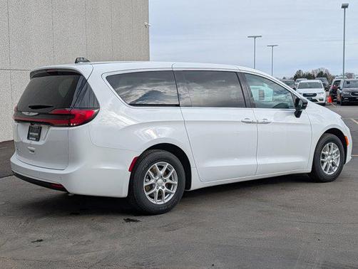 2026 Chrysler Pacifica L