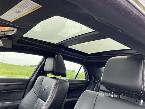 2014 Chrysler 300 S