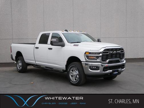 Bright White Clearcoat 2026 RAM 2500 Tradesman Crew Cab 4x4 8' Box