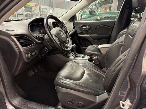 Granite Crystal Metallic Clearcoat 2020 Jeep Cherokee Limited