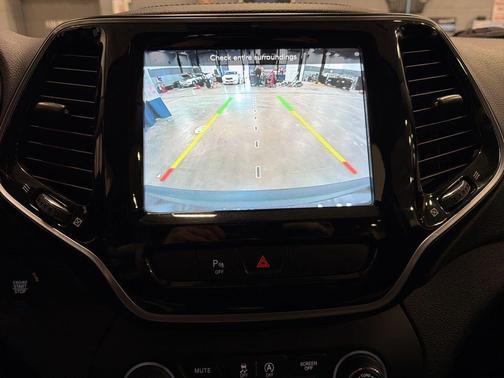 Granite Crystal Metallic Clearcoat 2020 Jeep Cherokee Limited