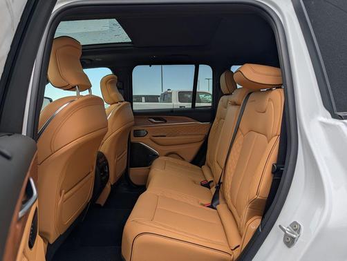 Bright White Clearcoat 2026 Jeep Grand Cherokee Summit