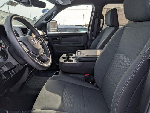 2026 RAM 2500 Tradesman Crew Cab 4x4 6'4' Box