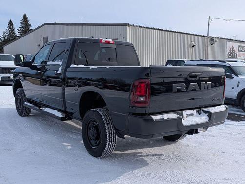 2026 RAM 2500 Tradesman Crew Cab 4x4 6'4' Box