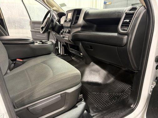 2020 RAM 3500 Tradesman Crew Cab 4x4 6'4' Box