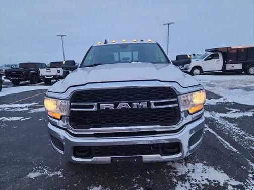 2020 RAM 3500 Tradesman Crew Cab 4x4 6'4' Box