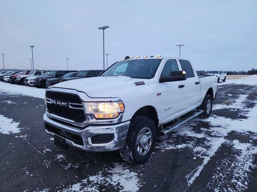 2020 RAM 3500 Tradesman Crew Cab 4x4 6'4' Box