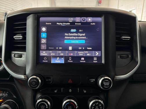 Patriot Blue Pearlcoat 2023 RAM 1500 Big Horn/Lone Star