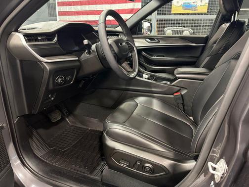 Baltic Gray Metallic Clearcoat 2025 Jeep Grand Cherokee L Limited