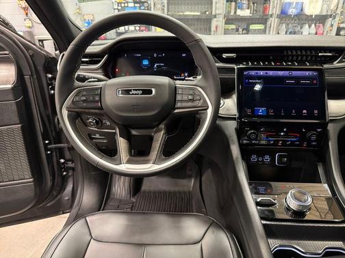 Baltic Gray Metallic Clearcoat 2025 Jeep Grand Cherokee L Limited