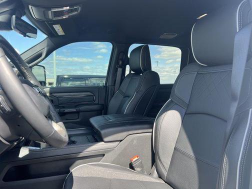 2025 RAM 3500 Limited Mega Cab 4x4 6'4' Box
