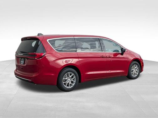 Red Hot Pearlcoat 2026 Chrysler Pacifica L