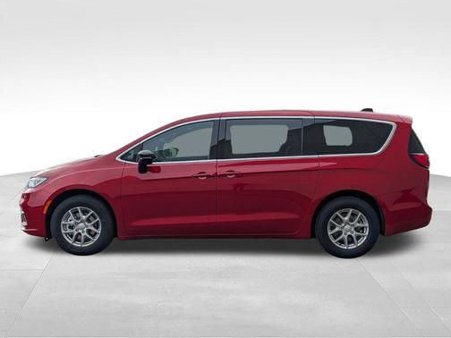 Red Hot Pearlcoat 2026 Chrysler Pacifica L