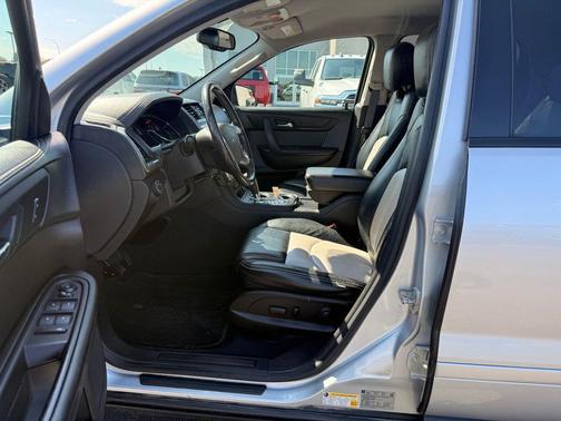 Quicksilver Metallic 2014 GMC Acadia SLE-2