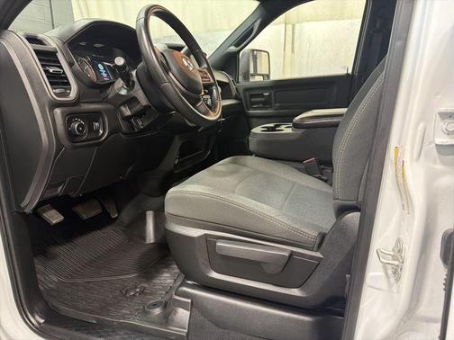 Bright White Clearcoat 2024 RAM 2500 Tradesman Crew Cab 4x4 6'4' Box