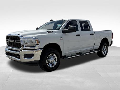 2024 RAM 2500 Tradesman Crew Cab 4x4 6'4' Box