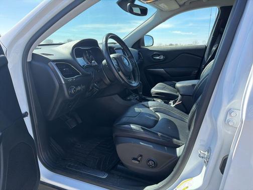 Bright White Clearcoat 2020 Jeep Cherokee Limited