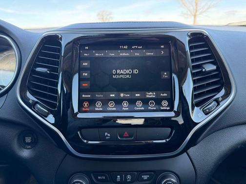 Bright White Clearcoat 2020 Jeep Cherokee Limited