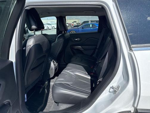 Bright White Clearcoat 2020 Jeep Cherokee Limited