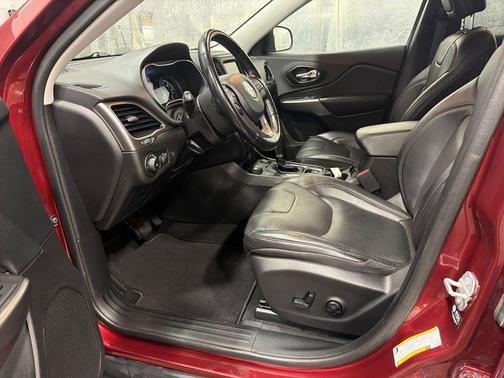 Velvet Red Pearlcoat 2021 Jeep Cherokee Latitude Lux