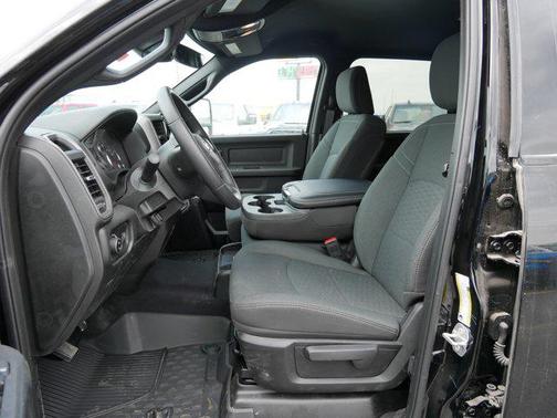 2025 RAM 2500 Tradesman Crew Cab 4x4 6'4' Box