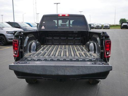 2025 RAM 2500 Tradesman Crew Cab 4x4 6'4' Box