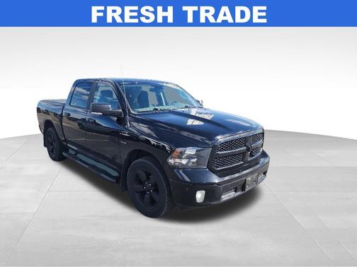 Diamond Black Crystal Pearlcoat 2019 RAM 1500 Big Horn