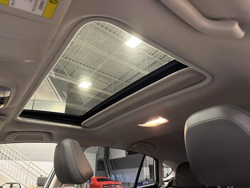 Crystal White Pearl 2023 Subaru Crosstrek Sport