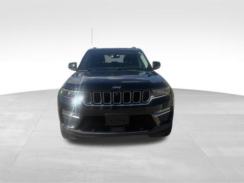 Diamond Black Crystal Pearlcoat 2022 Jeep Grand Cherokee Limited