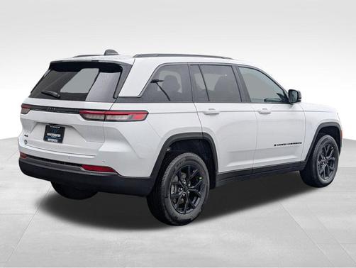 Bright White Clearcoat 2026 Jeep Grand Cherokee Altitude