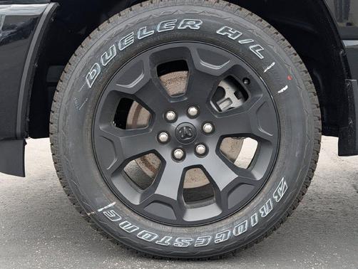 Diamond Black Crystal Pearlcoat 2026 RAM 1500 Big Horn/Lone Star
