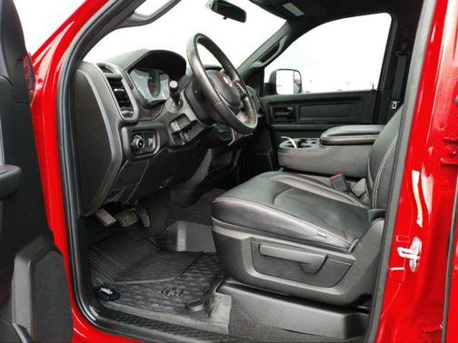 2022 RAM 2500 Tradesman Crew Cab 4x4 6'4' Box